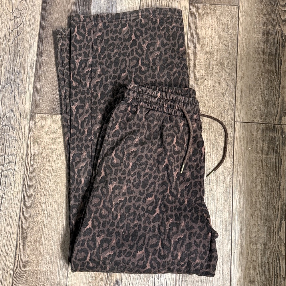 Oversized Leopard print sweatpants 🖤🐆
